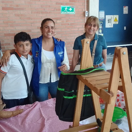 Exposición de huerta institucional y embellecimiento de areas verdes en la Sembraton Comfaorientista